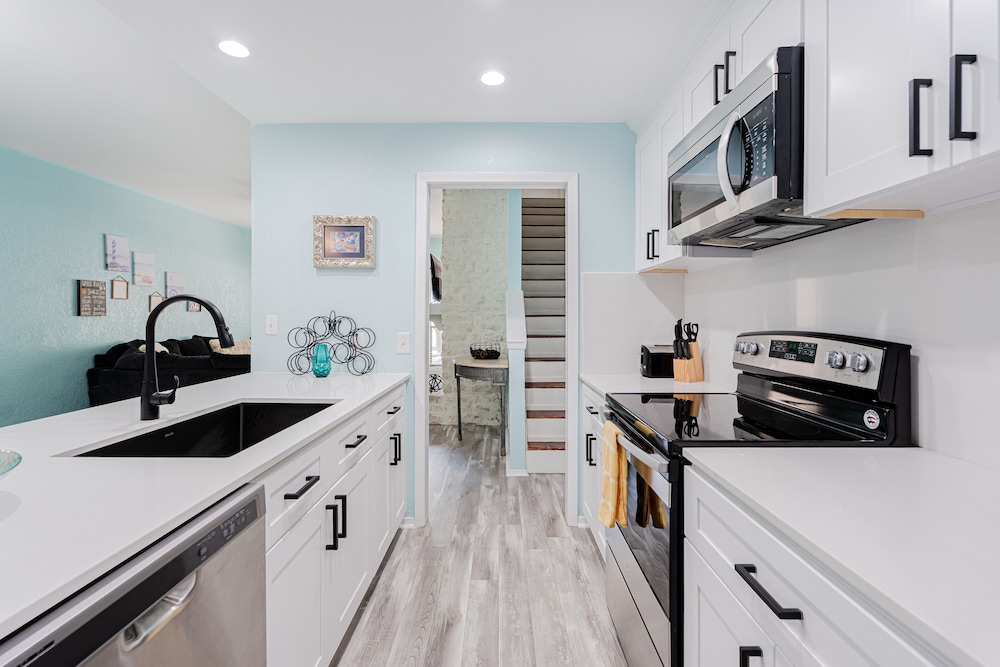 Horseshoe Bay Townhome w/ Water Access! - Property Image 24