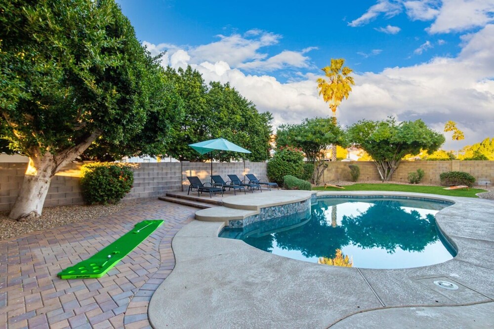 Modern Mesa Oasis Free Heated Pool Al-fresco Living