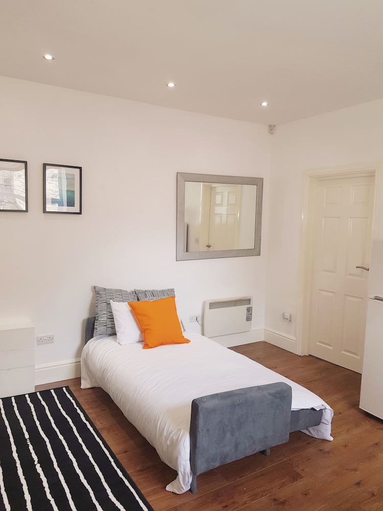 BlueOne Serviced Apartments-Sandon House