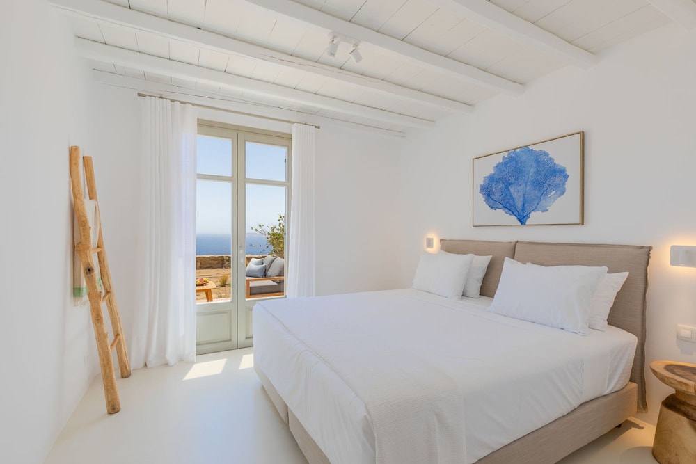 Renovated Luxury Oceanview Villa With Pool in Mykonos