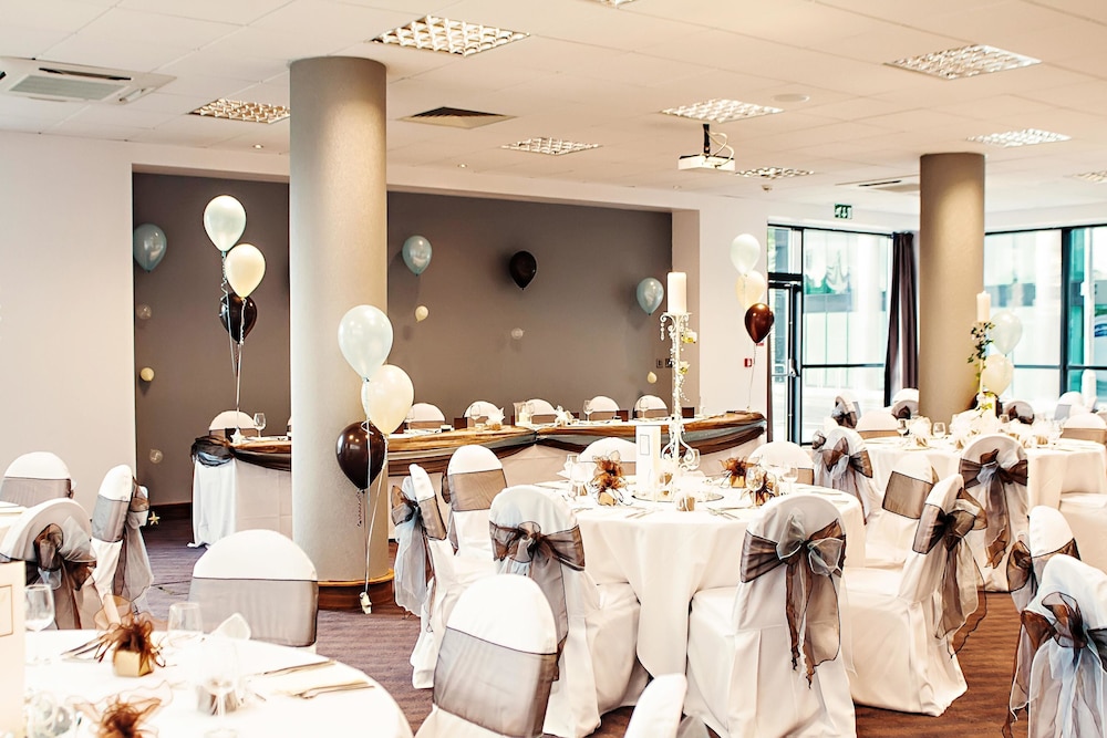 Gateshead Vacations - Leonardo Hotel Newcastle Quayside - Property Image 7