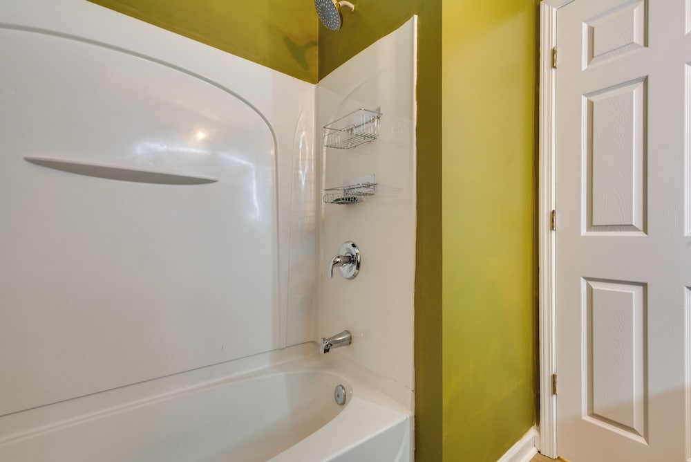 2 Mi to Dtwn: Family-friendly Atlanta Retreat!