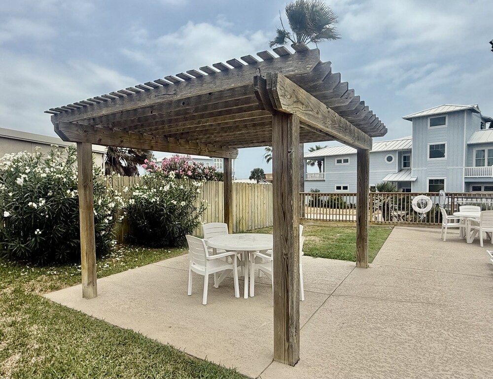 Cristy's Crab Shack @ Sunrise Villas