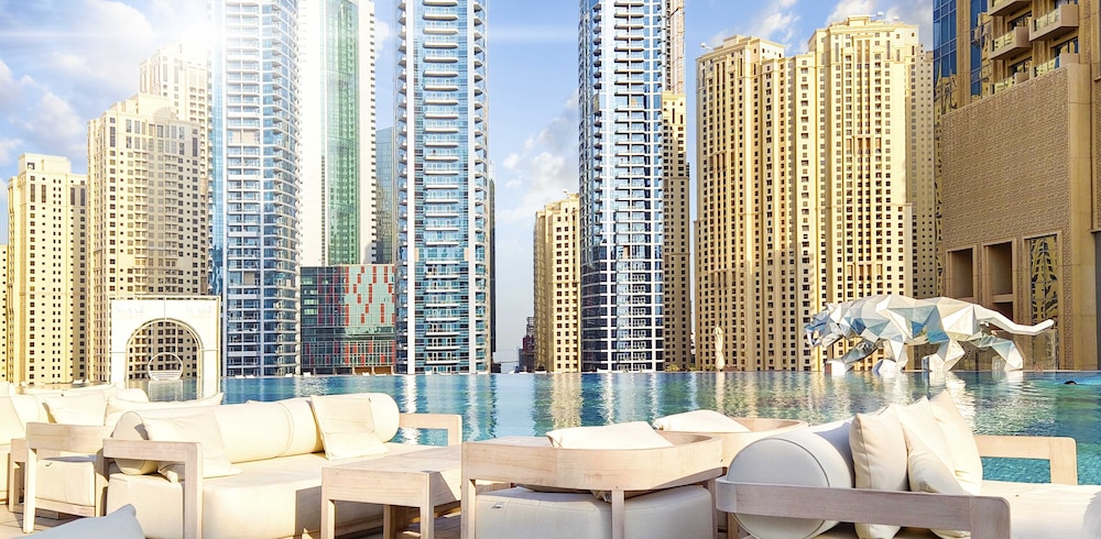 LUX The JW Marina Studio