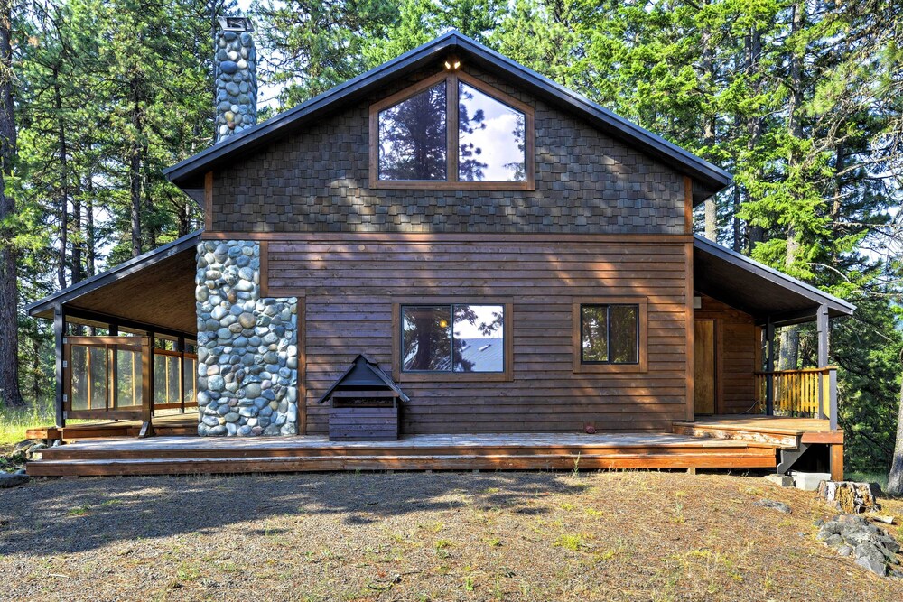 Ashland Cabin on 170 Acres w/ Mtn Views & Sauna!