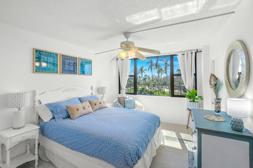 Harbor Towers Ocean View Escape