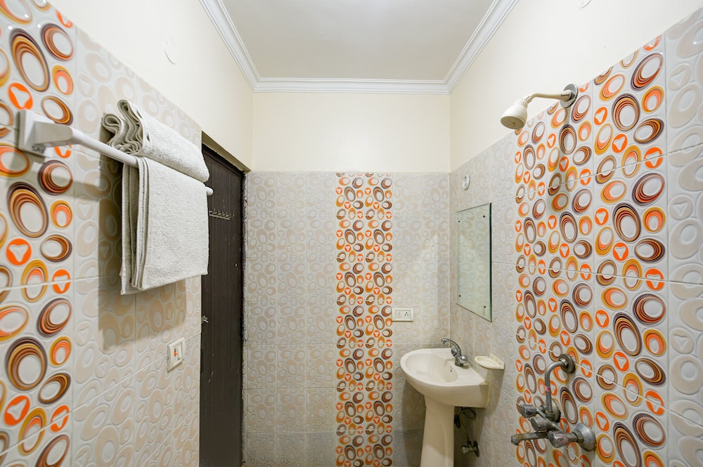 Room-hotel Mayank Plaza-near IGI Airport