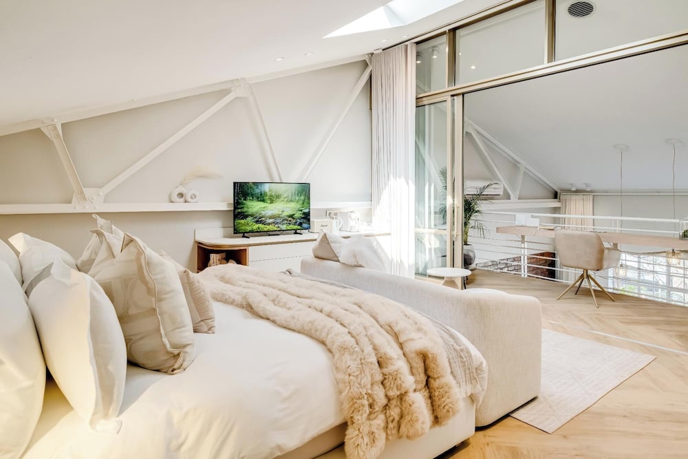 Luxury Loft 3 Ensuites Prime Cape Town Location