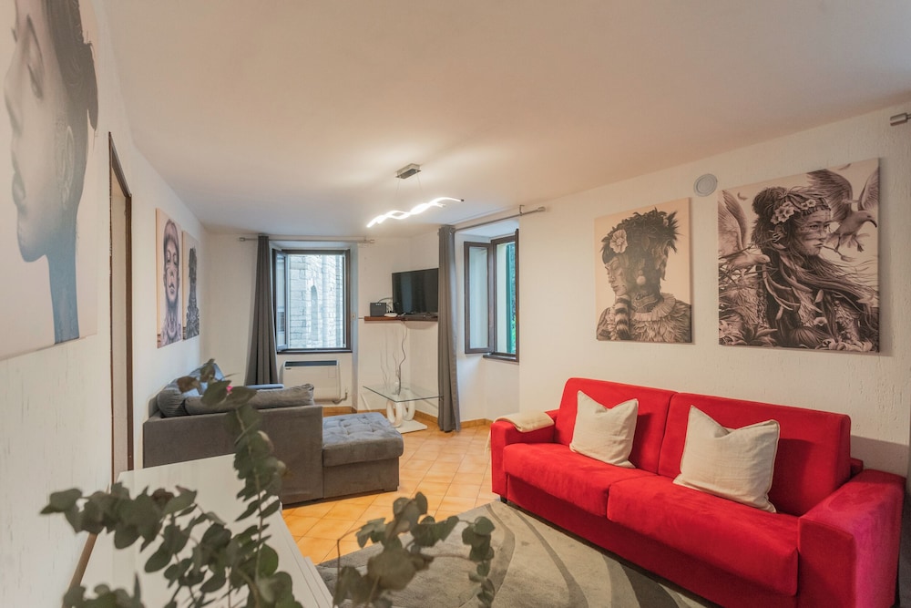 Bell Tower Square by Rent all Como