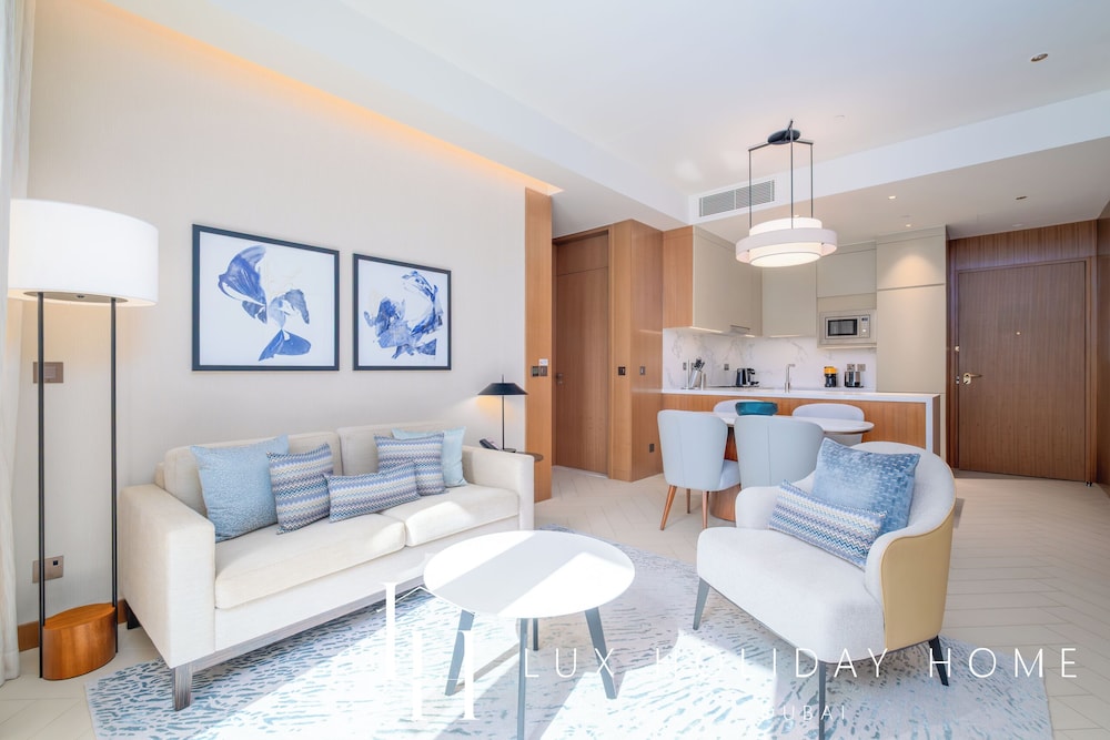 LUX The Address Opera Downtown Suite