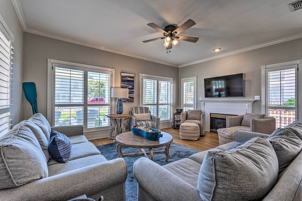 Grand Destin Getaway - Walk a Block to the Beach!