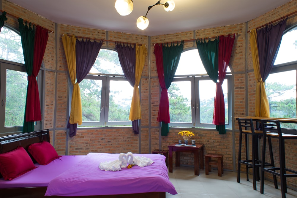 Maple Hostel