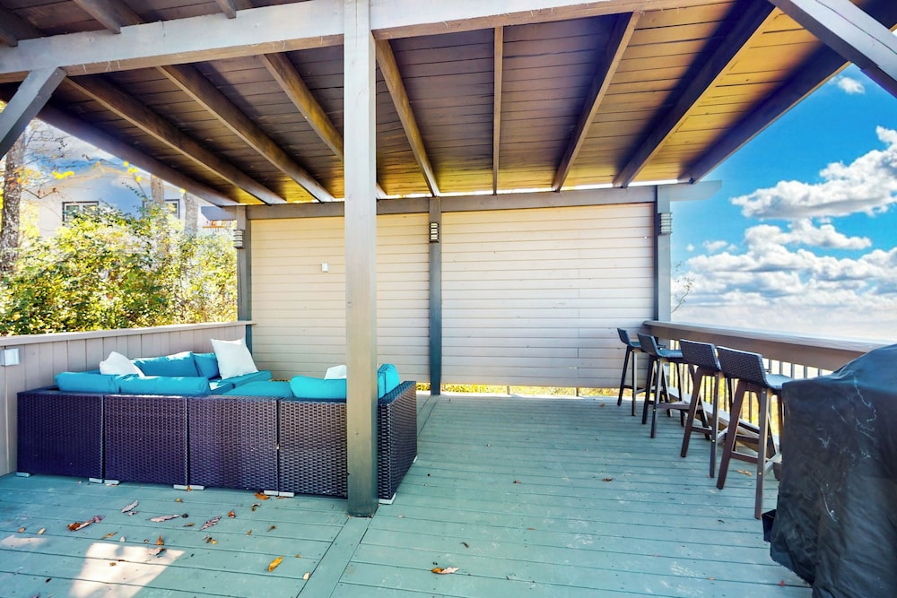 3 BR Home: Dog Friendly w/ Scenic Views & Pool
