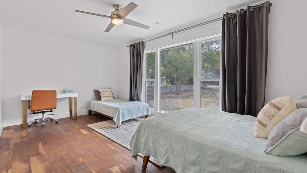 Upstay Luxury Golf Course Retreat w/ Pool & Patio