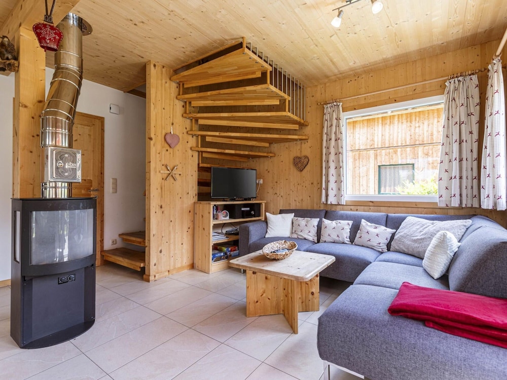 Chalet With Outdoor hot tub