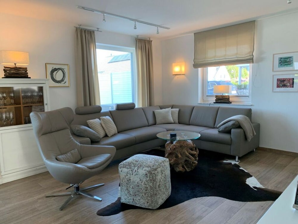 Haus Seeblick Modern Retreat