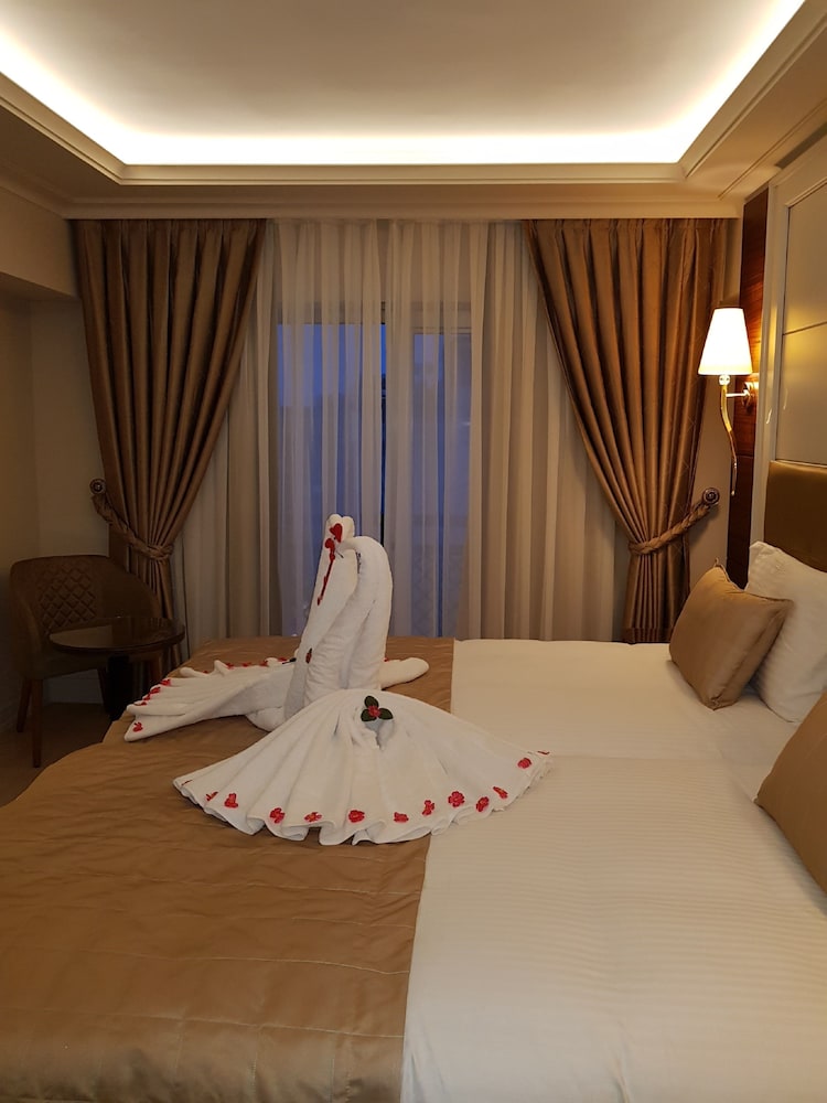 Grand Marcello Otel - Image 11