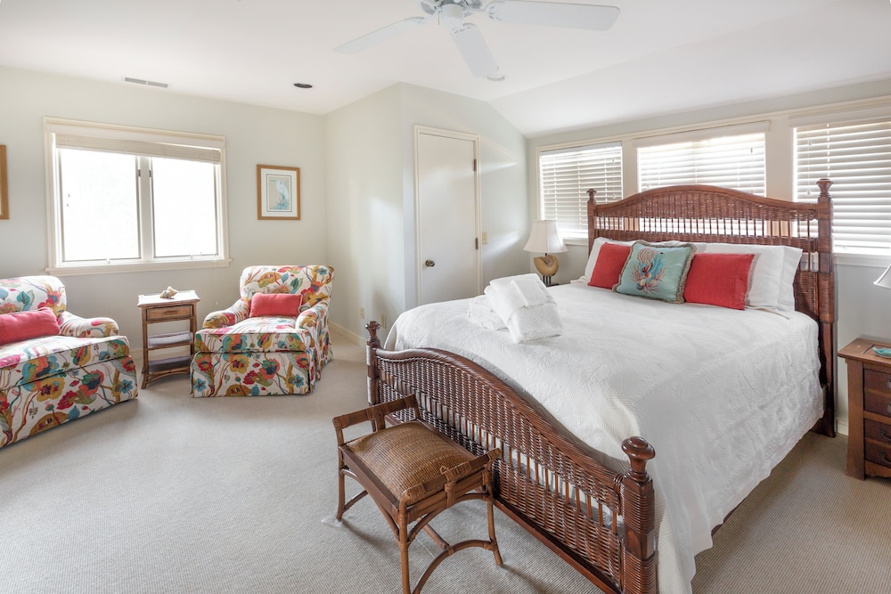 41 South Beach Lagoon at The Sea Pines Resort