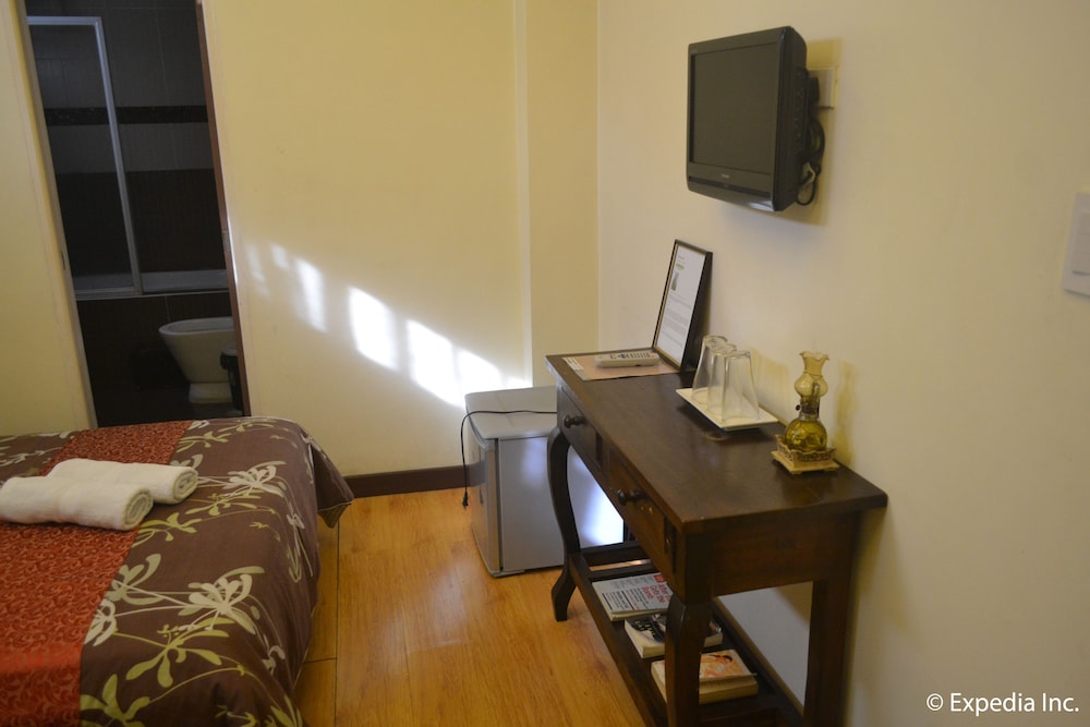 Twin Pines Suites