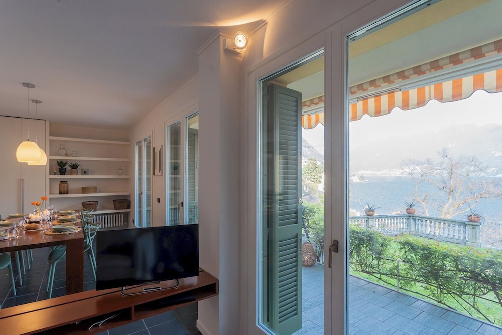 Besana 9 On the Lake - Private Garden & Parking by Rent all Como