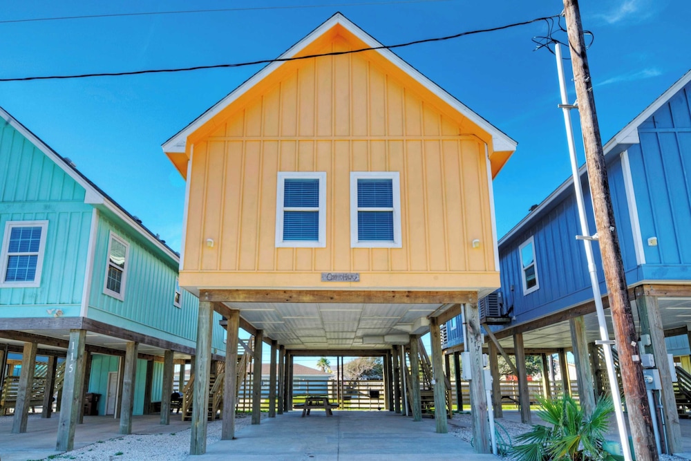 2 Homes, Sleeps 16, Shared Pool+boat Dock Laguna Village Serenity by Avantstay