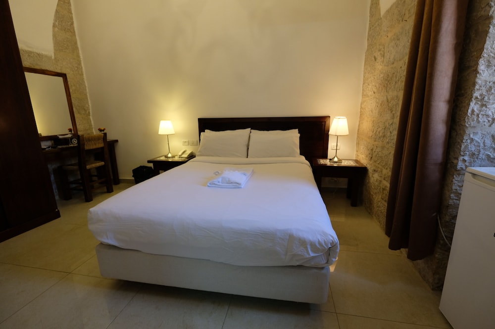 St. George’s Cathedral Pilgrim Guesthouse – Jerusalem