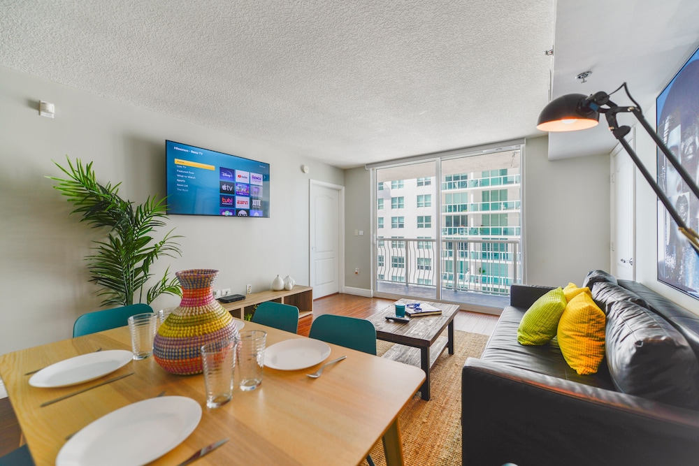 Stylish  Condo in Brickell Free Parking