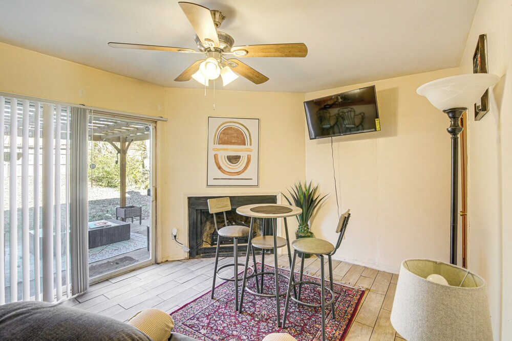 17 Mi to Dtwn Memphis: Townhome w/ Fenced Yard!