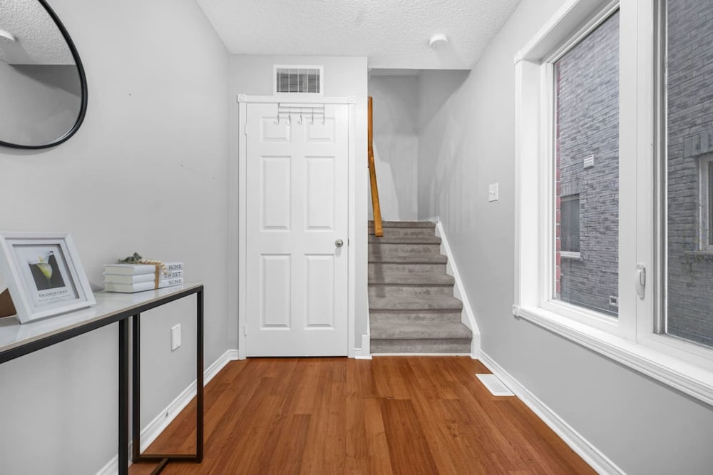 Chic 2BR House Newly Renovated Central Spot