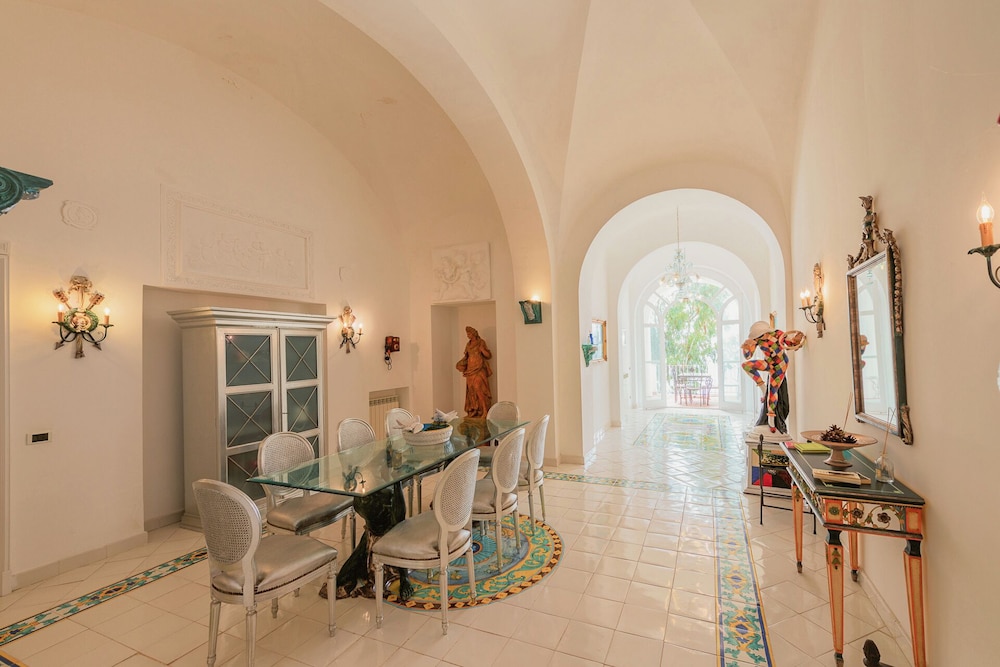 Villacore Capri