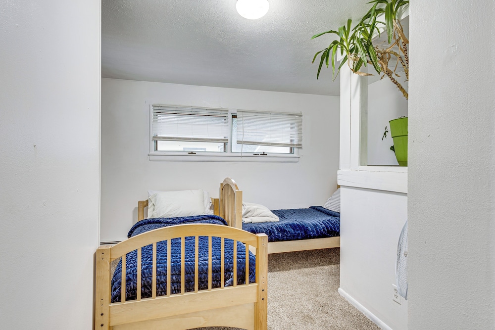 1 Mi to Downtown Bismarck! Residential Duplex