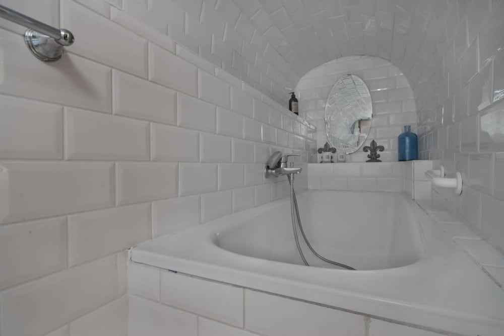 Classy Bourgeois Chic 2 Bedroom Apt in Le Marais