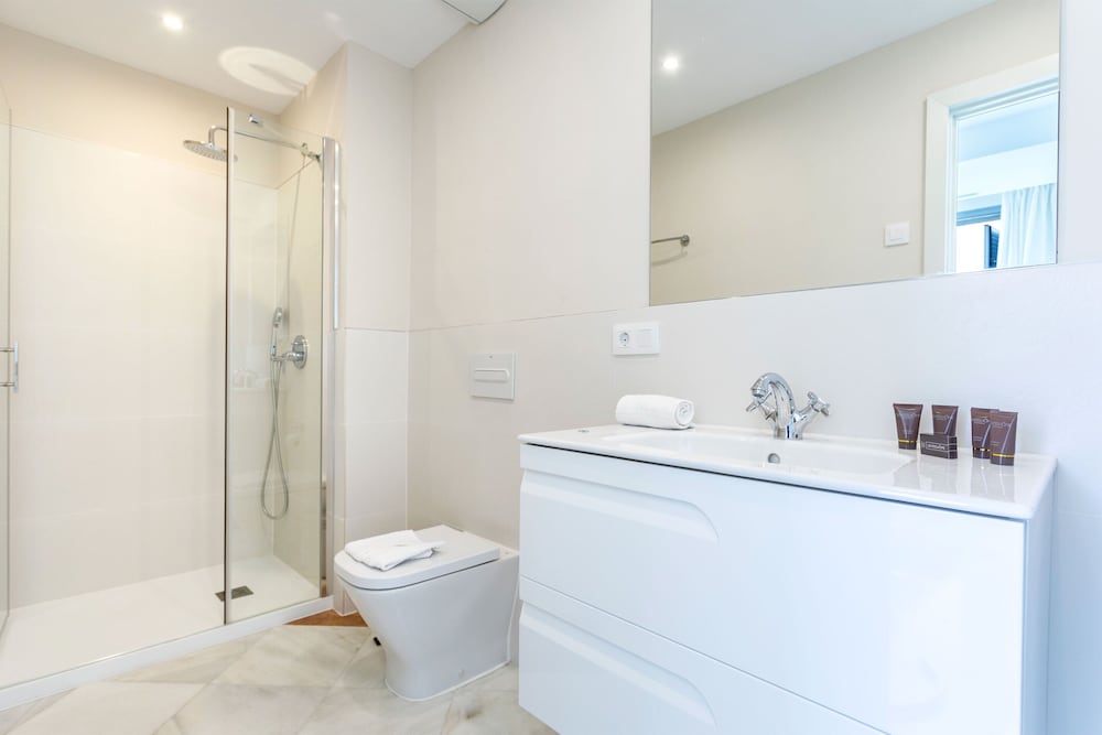 Amazing 4BD Duplex With Terrace in Santa Cruz Abades Terrace III