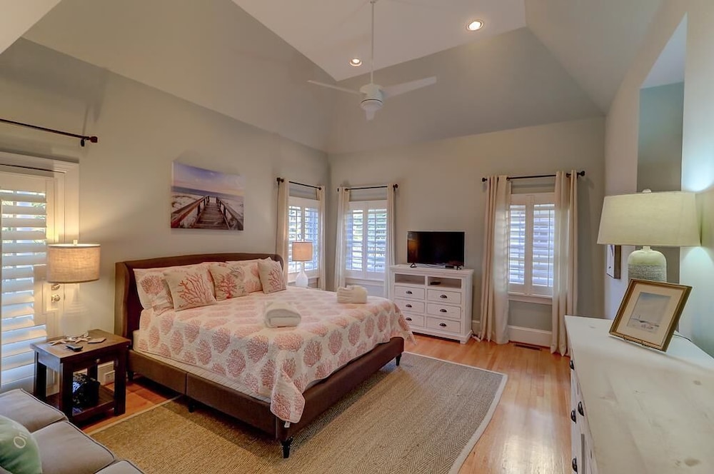 17 56th Avenue view 2