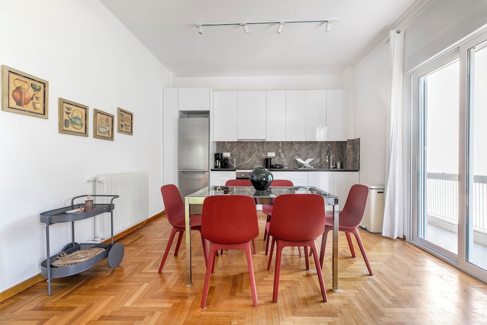 Artsi - 3BR Apt w Balcony in Athens