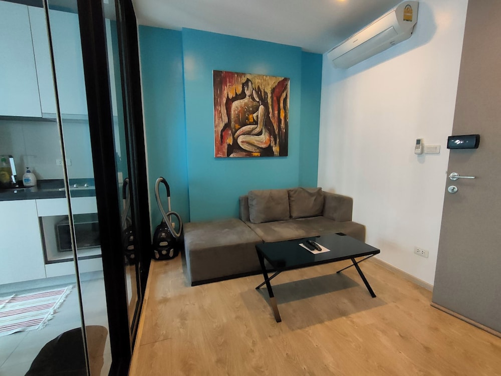 The Base Central Pattaya - 1 bdr Condo With Pool
