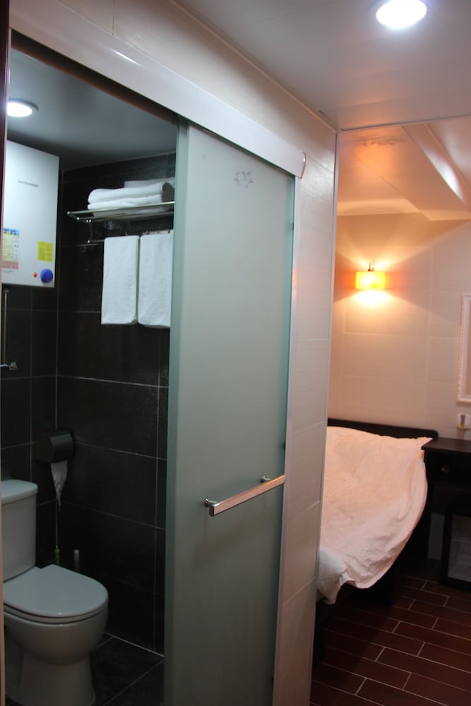 Happy Bee Hostel