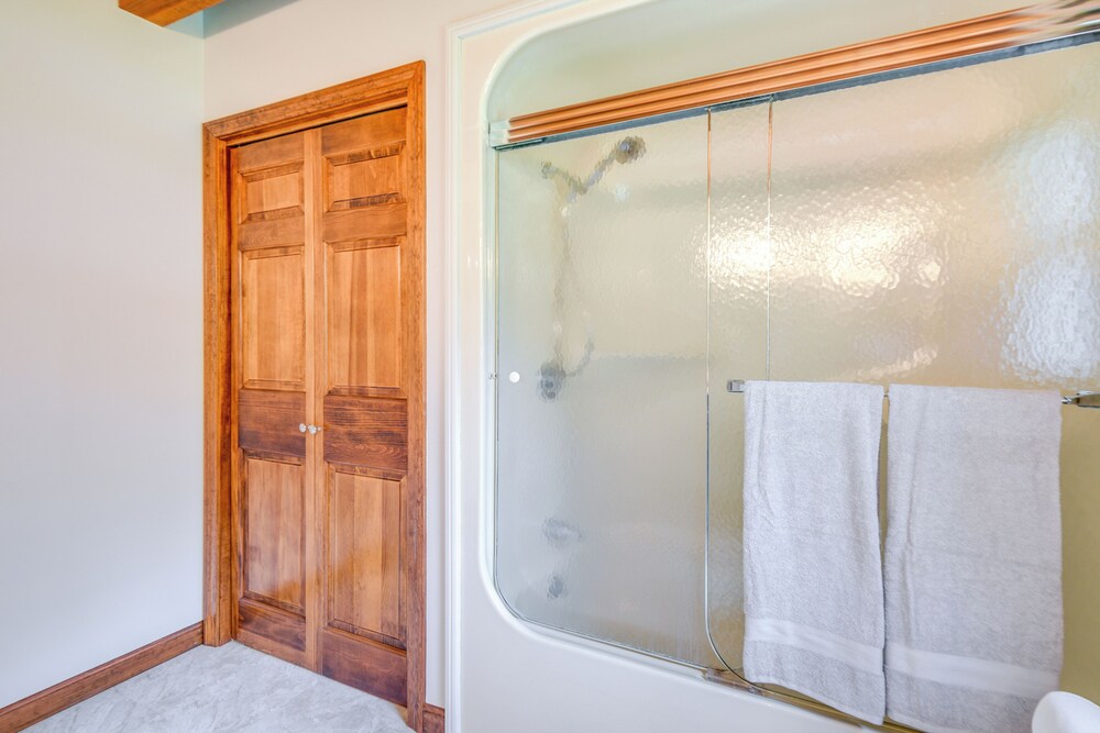 Milton Hidden Gem w/ Pool, Hot Tub & Fireplace!