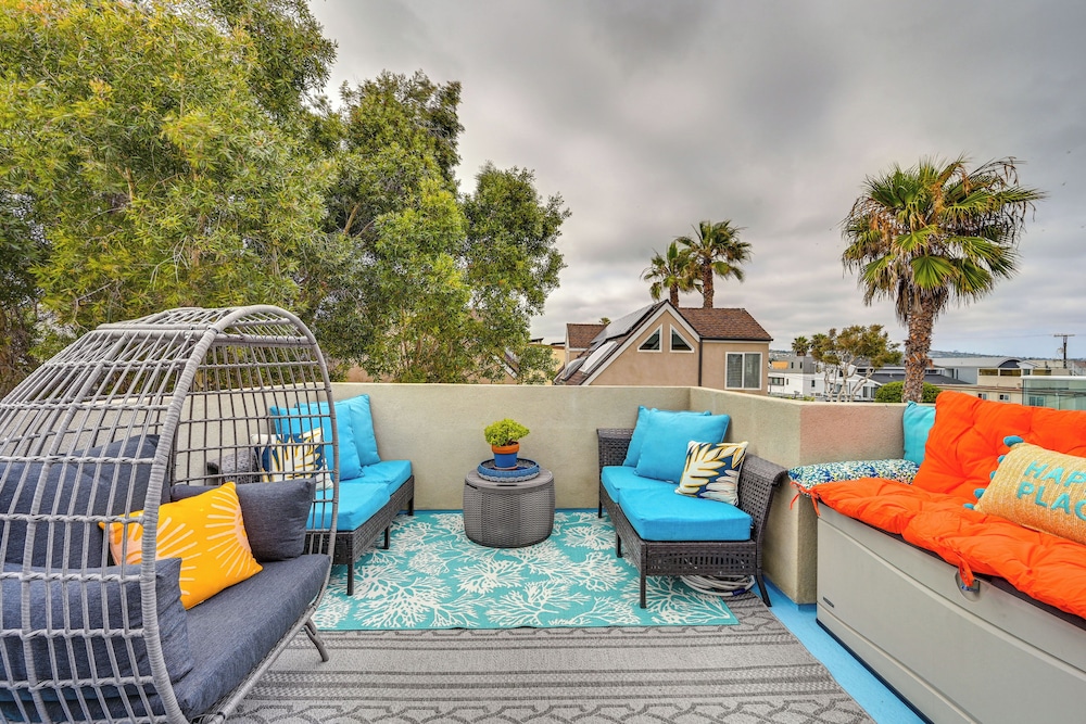 Sunny San Diego Home w/ Patio - Steps to Beach!