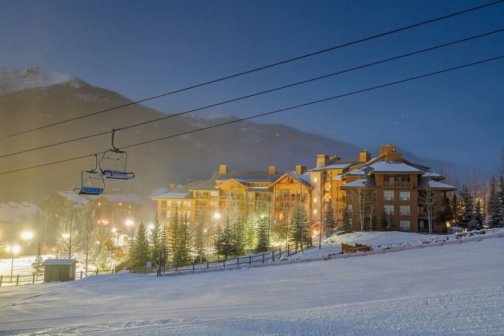 TOP FLOOR in Panorama Resort | TRUE Ski In/Out | Indoor Access to Pool & HotTubs-0