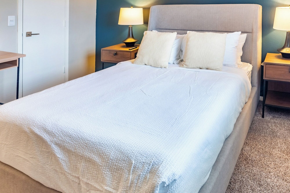 Landing at Echo Trail Apartments - 1 Bedroom In..