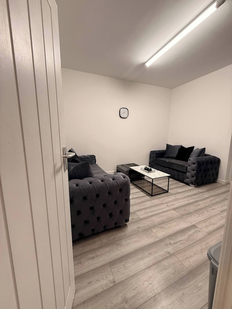 Stylish Dream Home With 4 En-suite Bedrooms