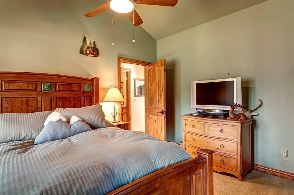 Four Pines Retreat