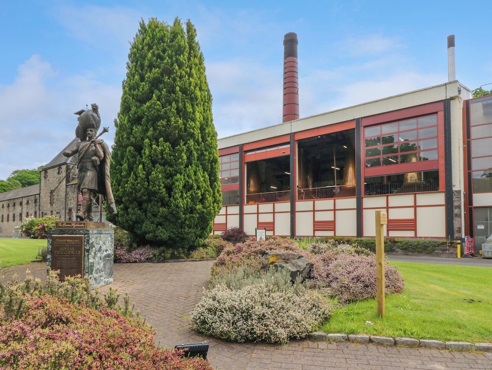 6 Strathtay Lodges