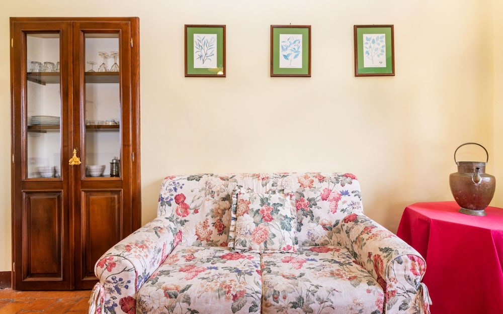Farmhouse With Exclusive View Between Umbria and Tuscany La Godiola-albizia