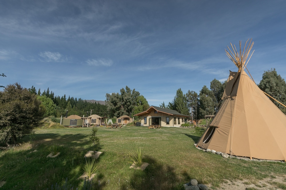 Oasis Yurt Lodge