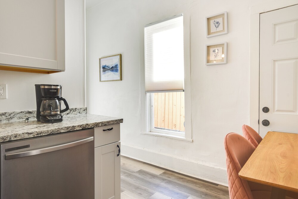 Near UNM & ABQ Biopark: East Dtwn Studio
