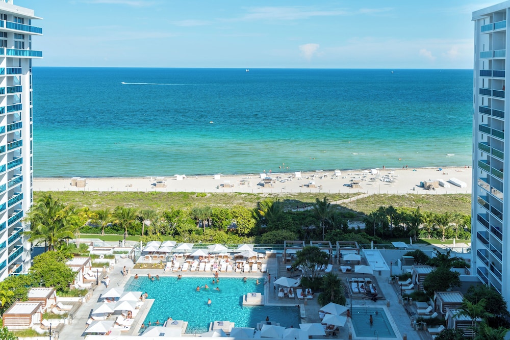 Luxury Vacation Rentals at 1 Hotel & Homes by LRMB