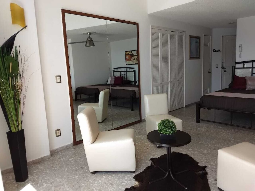 Select Suite Acapulco Twin Towers