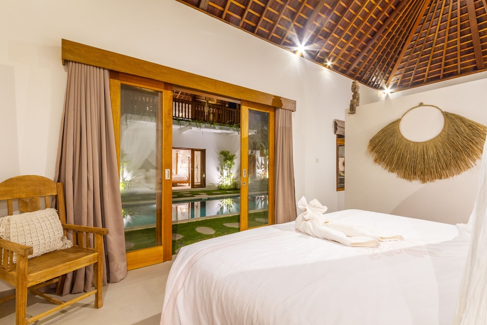 Villa Namu by Alfred in Bali - Family 5 BD Dream in Seminyak Oberoi Beach
